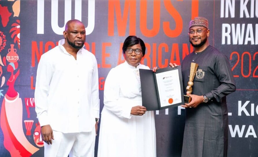 Governor Dauda Lawal of Zamfara State receiving award