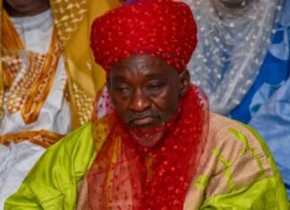 Monarch Slumps, Dies At Occasion