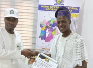 OSSIEC Presents Certificate Of Return To ‘Elected’ Osun LG Chairmen