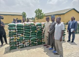 Wike Distributes 10,000 Bags Of Rice To Muslims In Abuja