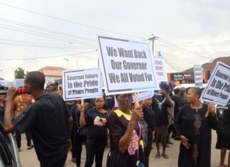 “We Want Back Our Governor, We All Voted For” – Protest Breaks Out In Rivers Over Suspension Of Fubara