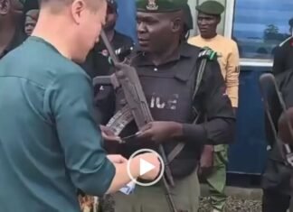 Police Gives Strong Order To MOPOL Officers Seen Collecting Cash From Chinese In Viral Video