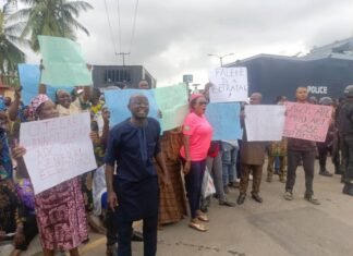 Lagos APC Members Protest, Demand Chairman’s Removal