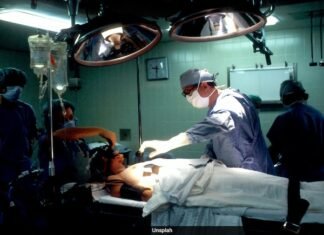 Doctor Walked Out Of Operation For S3x With Nurse
