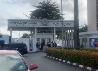 Crowd Disperses After Fubara Fails To Arrive At Government House