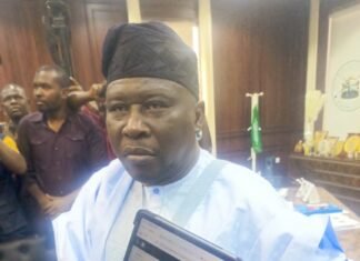 Adamawa Governor Fintiri Defects To APC