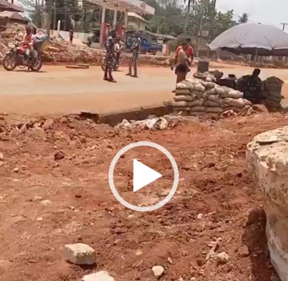Drama As Soldier Stops Lady At Checkpoint Over Her Dressing