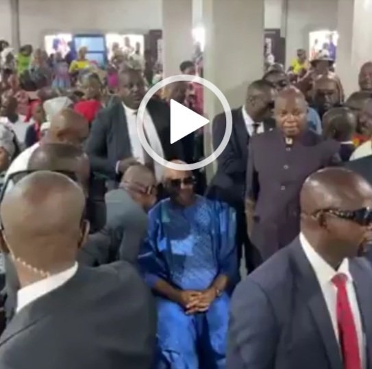 Commotion In Church As Akpabio Arrives Mid-Service, Sits At The Back