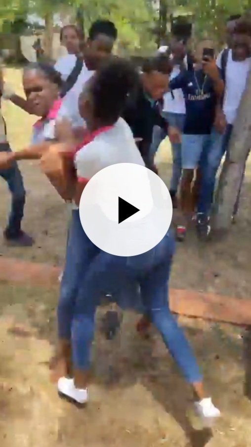 Drama As Girl Nearly Dies During Fight With Another Girl As She Lands On The Back Of Her Neck